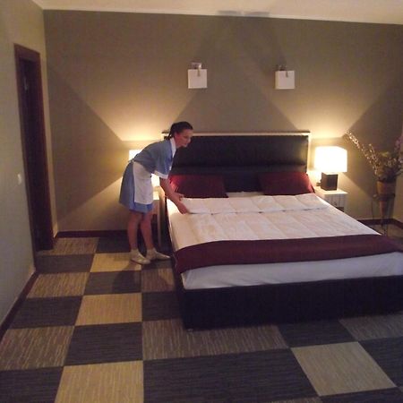 Aktau Hotel ภายนอก รูปภาพ