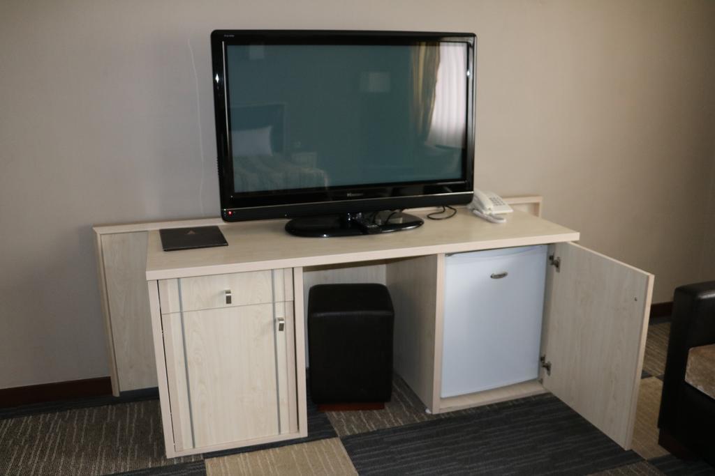 Aktau Hotel ภายนอก รูปภาพ