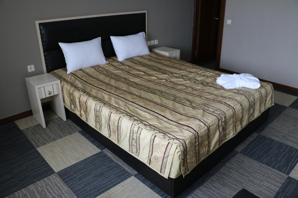 Aktau Hotel ภายนอก รูปภาพ