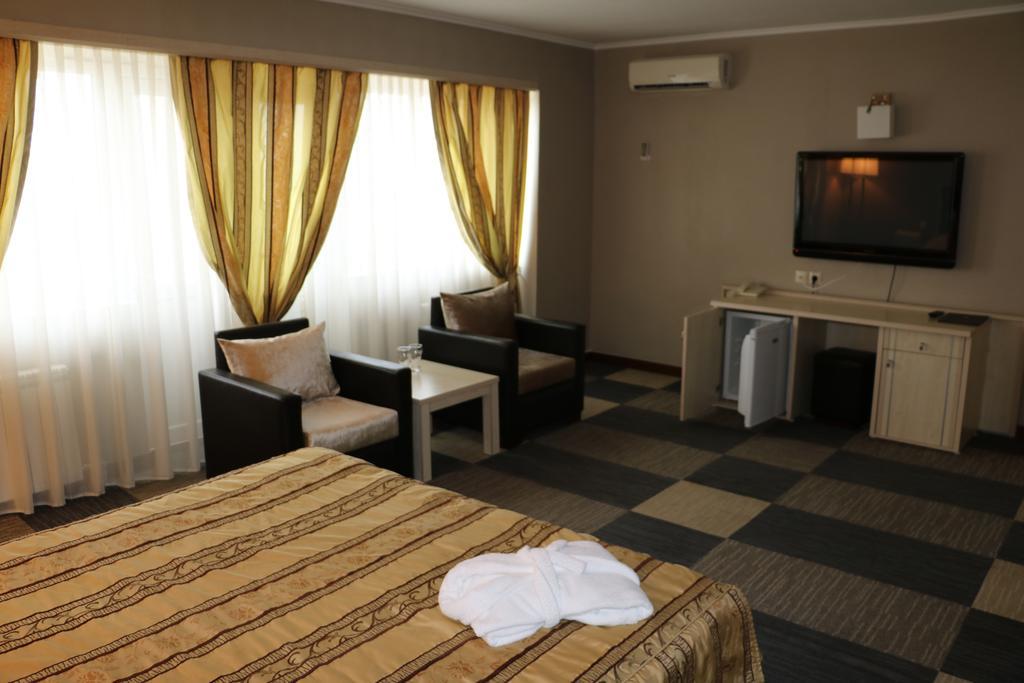 Aktau Hotel ภายนอก รูปภาพ