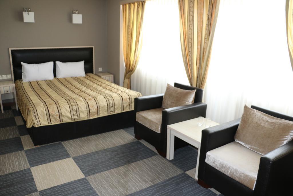 Aktau Hotel ภายนอก รูปภาพ