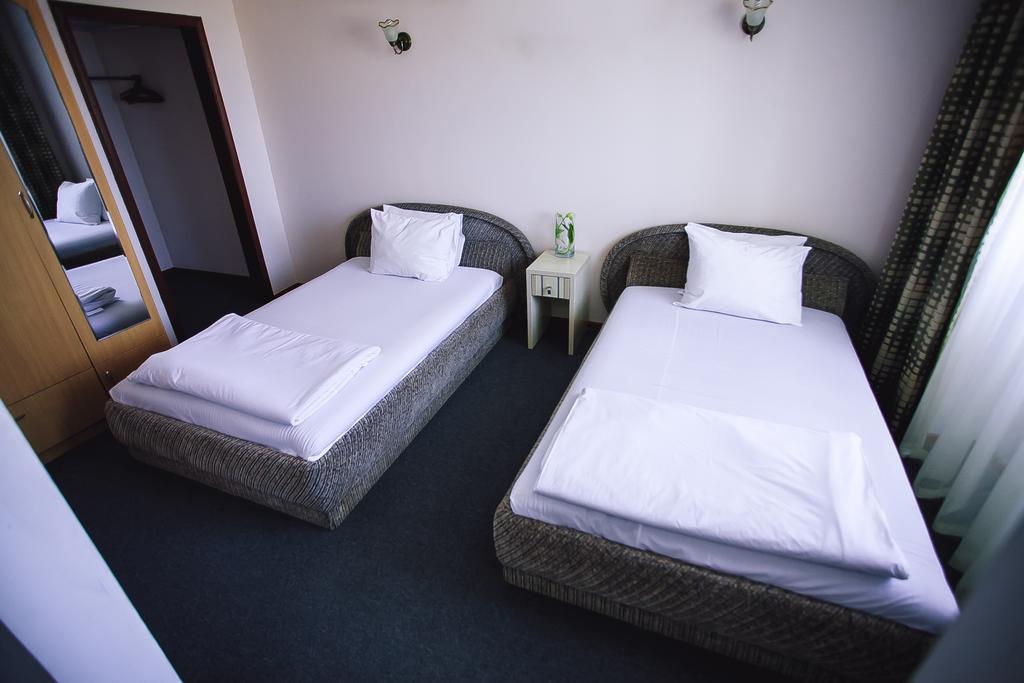 Aktau Hotel ภายนอก รูปภาพ