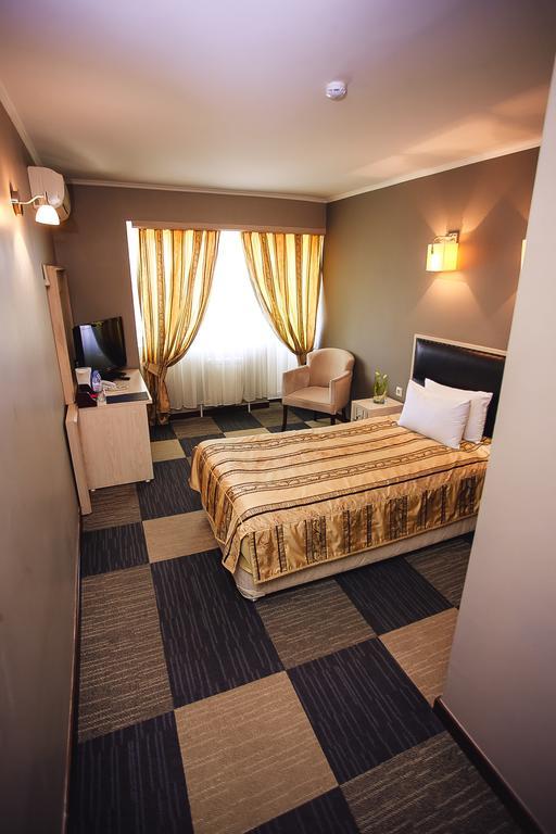Aktau Hotel ภายนอก รูปภาพ