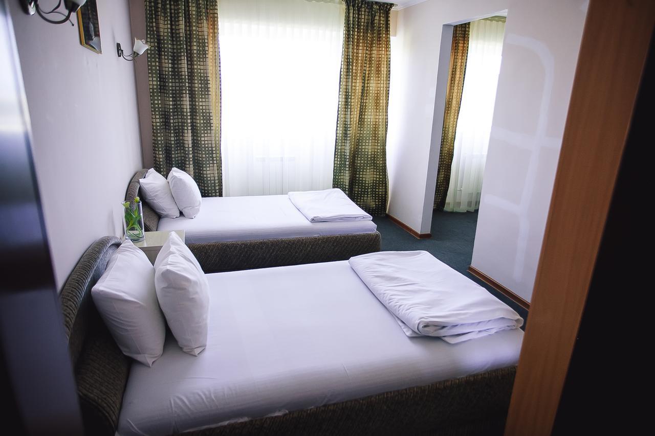 Aktau Hotel ภายนอก รูปภาพ