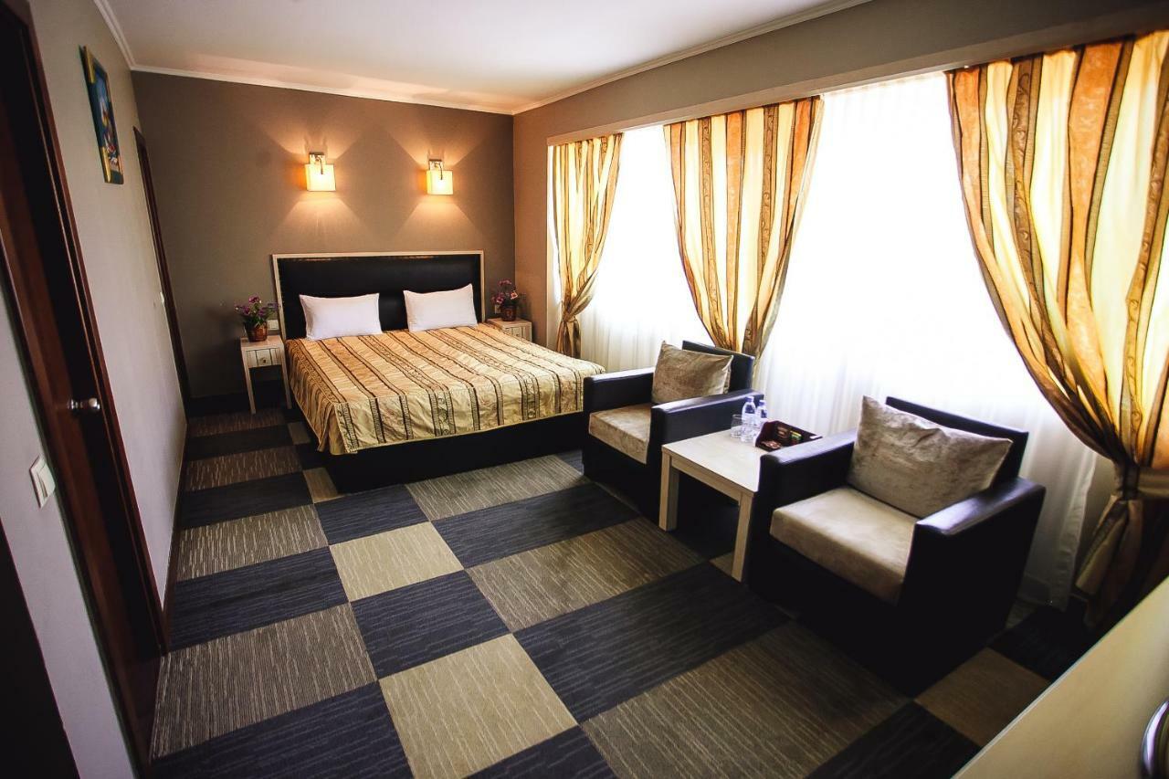 Aktau Hotel ภายนอก รูปภาพ